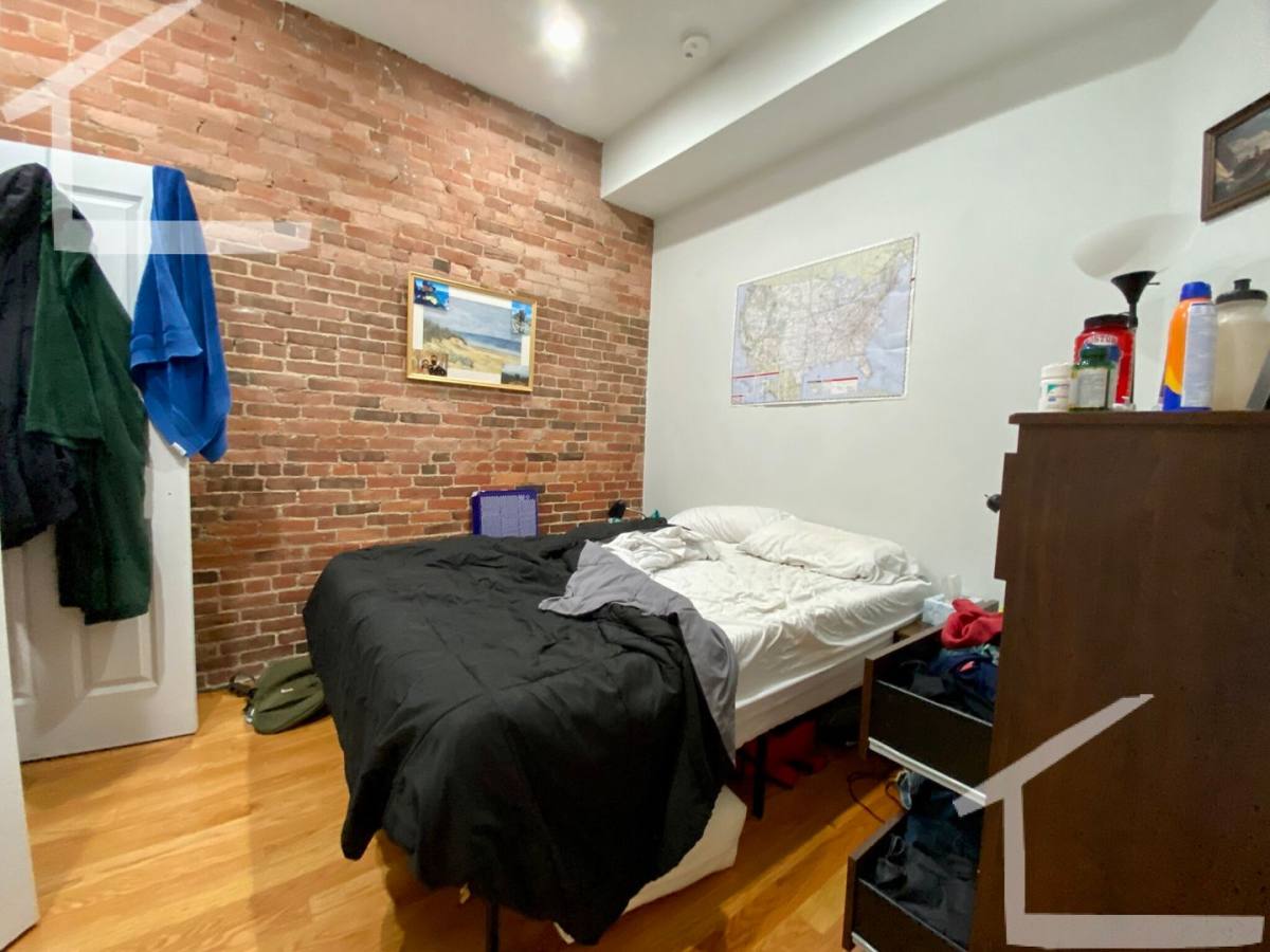 Apartment for rent at 1089 Beacon #3R, Brookline, MA 02446
