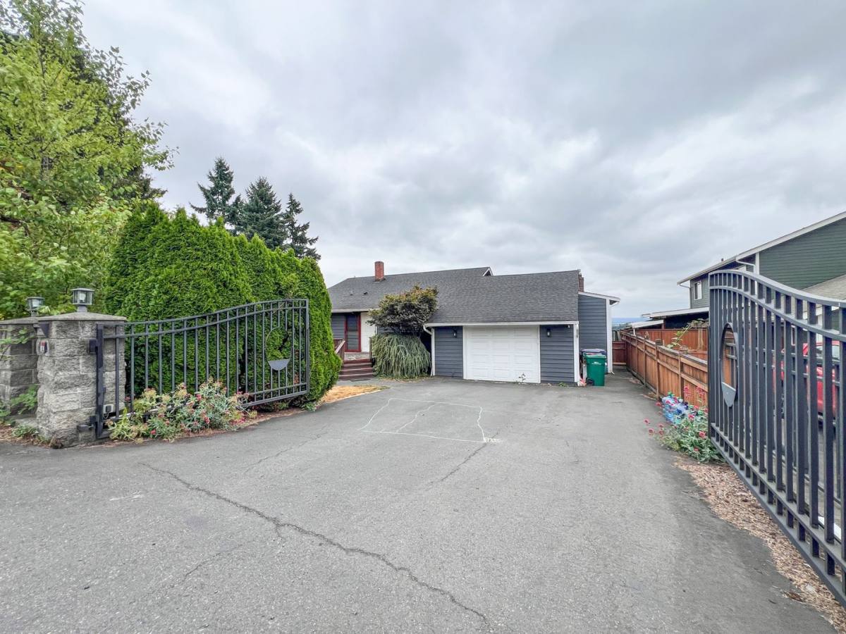 House for rent at 6611 S 131st Place, Seattle, WA 98178