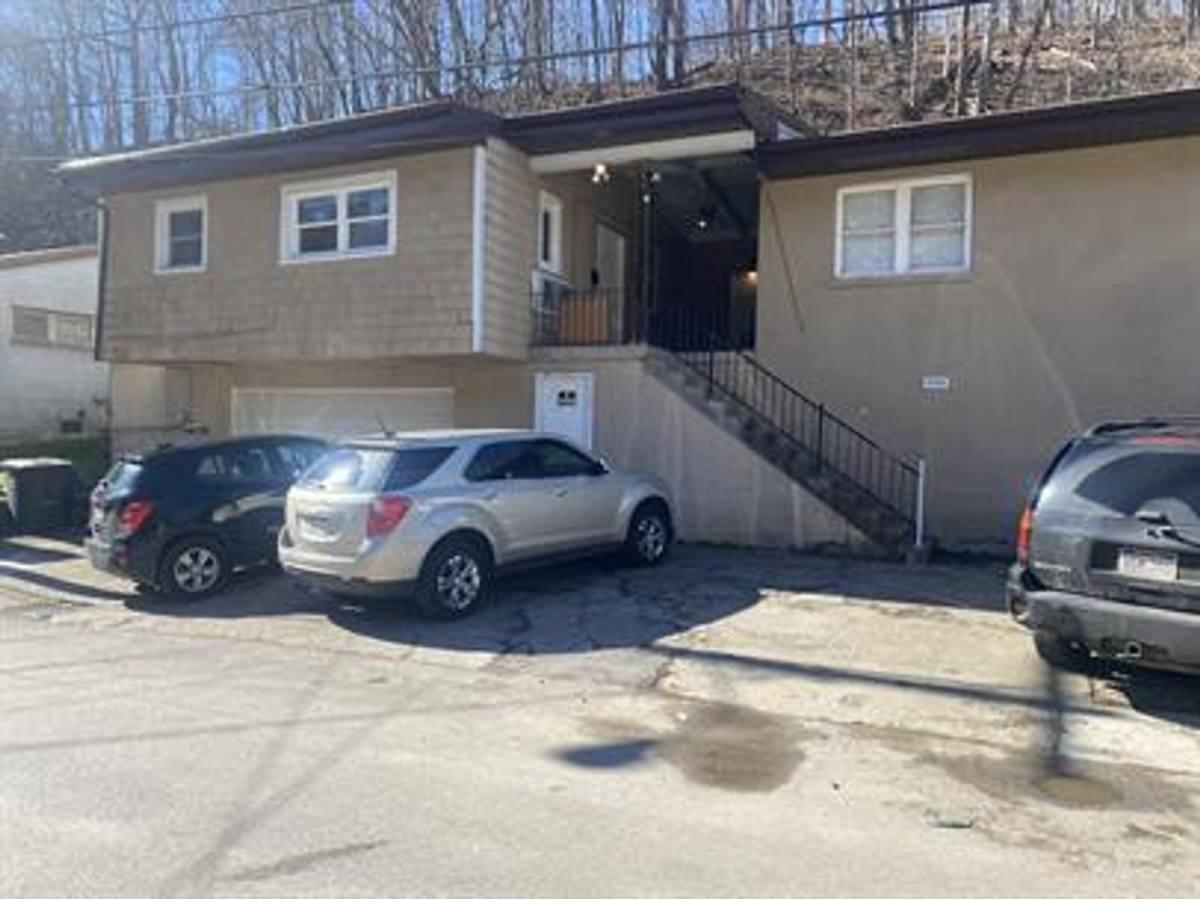 Apartment for rent at 2222 Zabel Dr, Charleston, WV 25312
