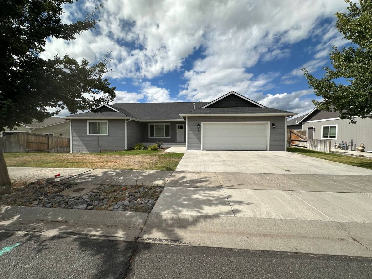 House for rent at 921 Quail Point Court, Klamath Falls, OR 97601