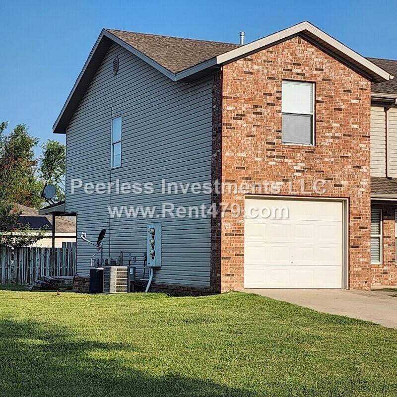 Townhouse for rent at 844-A Lariat St, Springdale, AR 72764