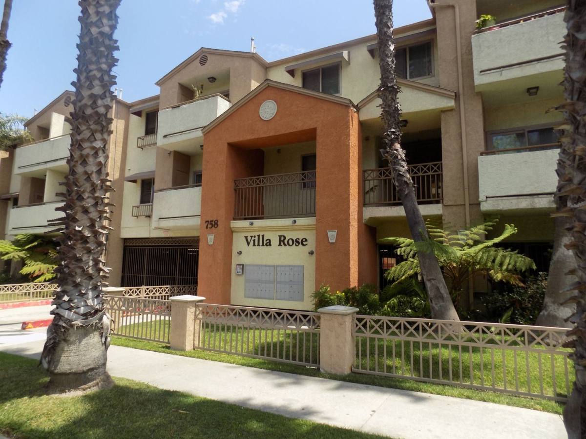 Apartment for rent at 758 Rose Ave, Long Beach, CA 90813