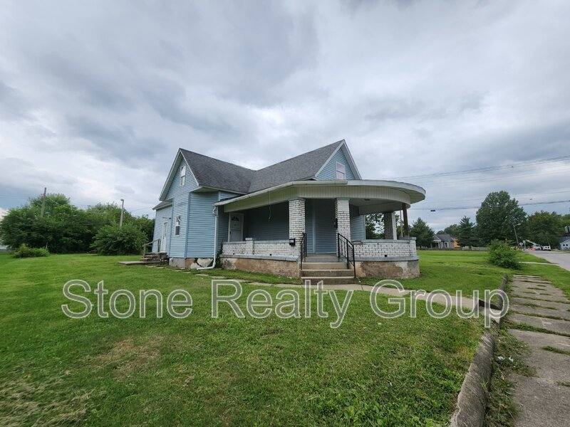 Apartment for rent at 427 3rd Ave #2, Terre Haute, IN 47807