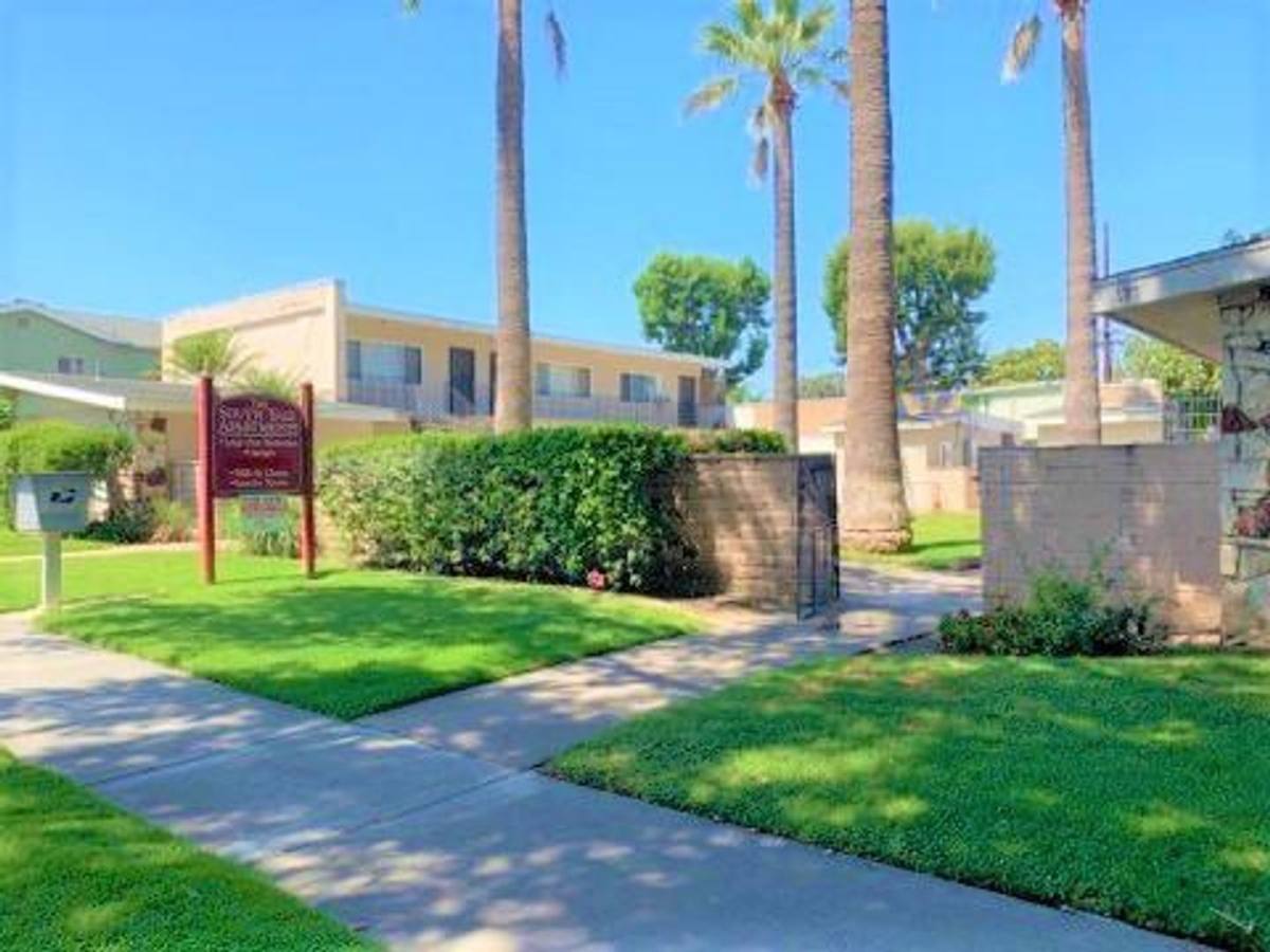 Apartment for rent at 137-141 S Yale Ave, Fullerton, CA 92831