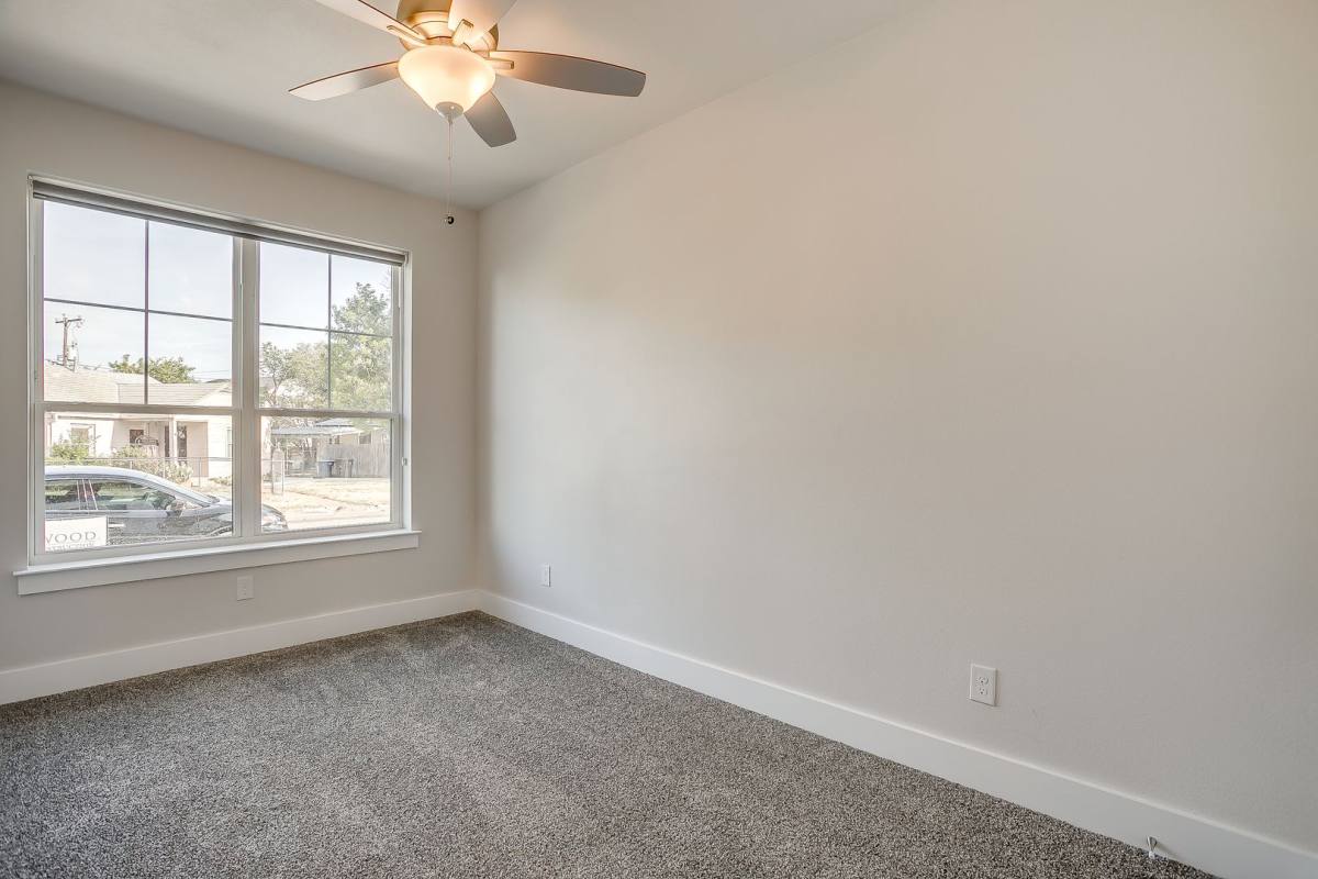 Apartment for rent at 2321 Benbrook Blvd, Fort Worth, TX 76110