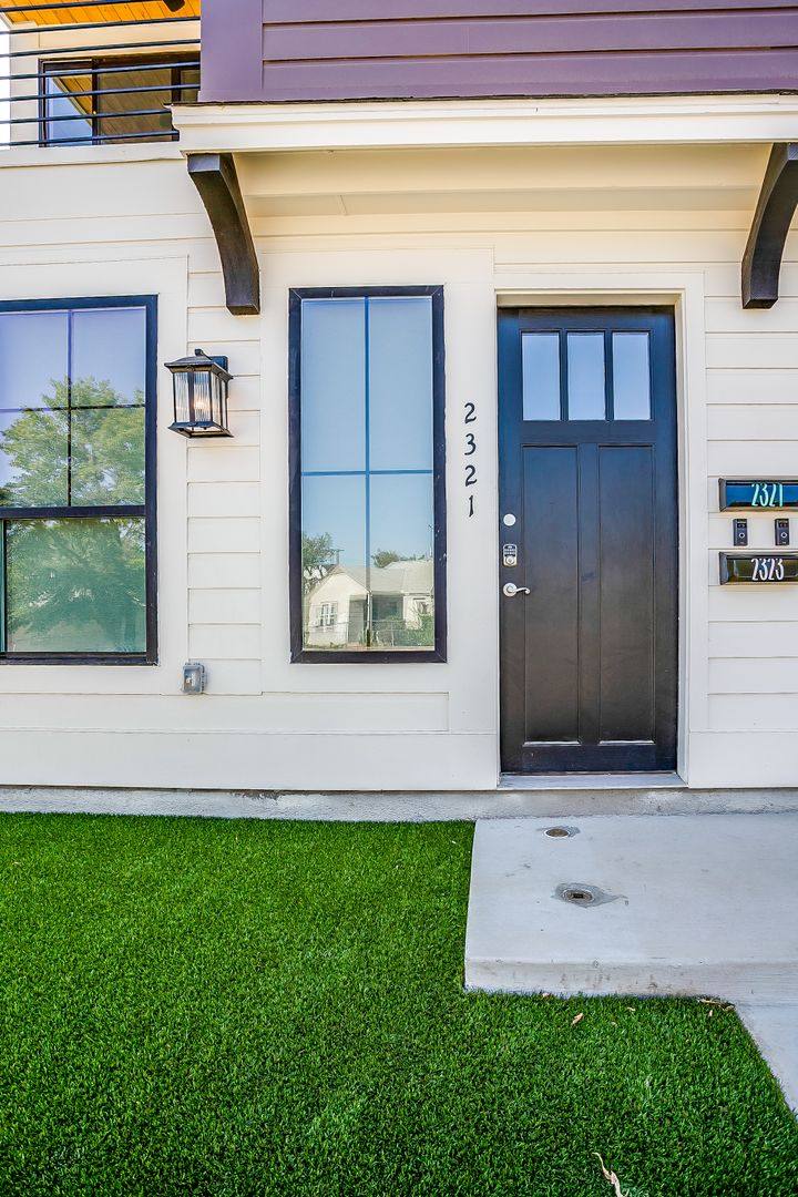 Apartment for rent at 2321 Benbrook Blvd, Fort Worth, TX 76110