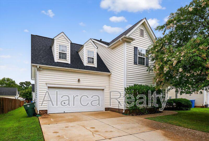 House for rent at 196 Everett Park Dr, Mooresville, NC 28115