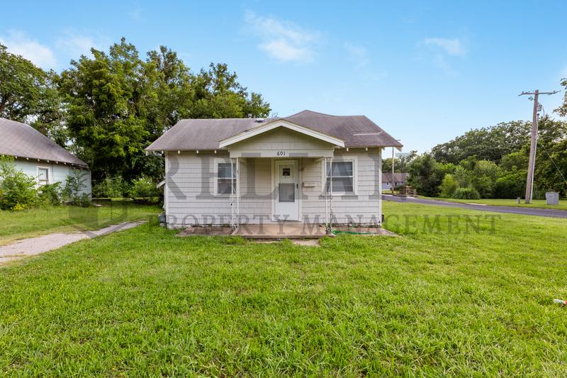House for rent at 601 SE 5th St, Newton, KS 67114