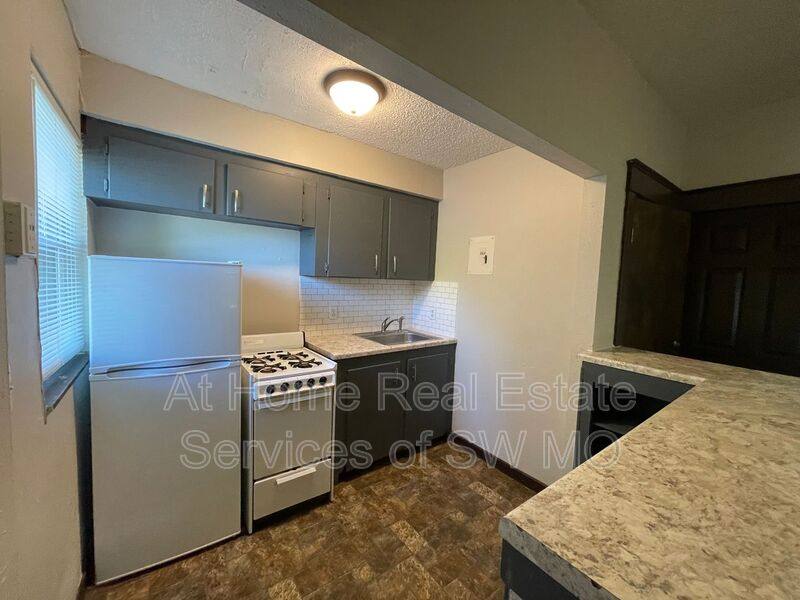 Apartment for rent at 633 W State 2B #2B, Springfield, MO 65806