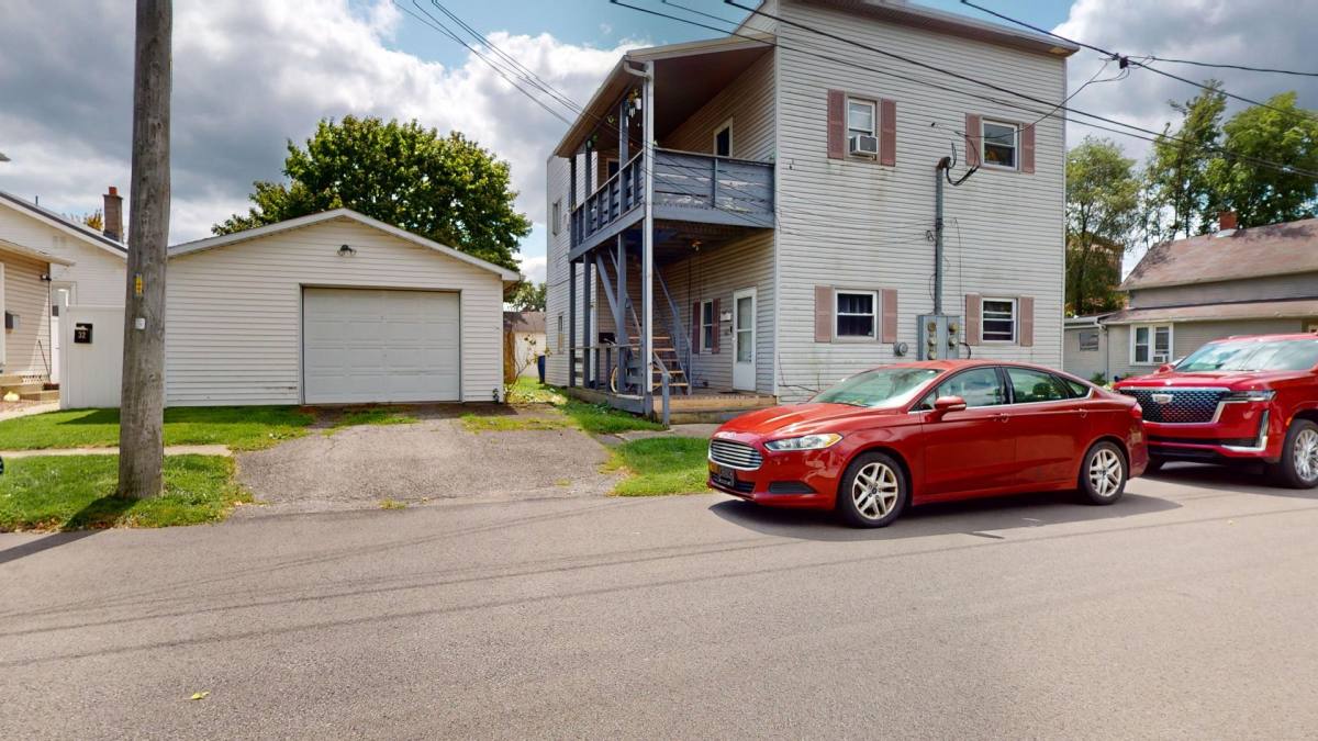 Apartment for rent at 34 Auburn St, Shelby, OH 44875