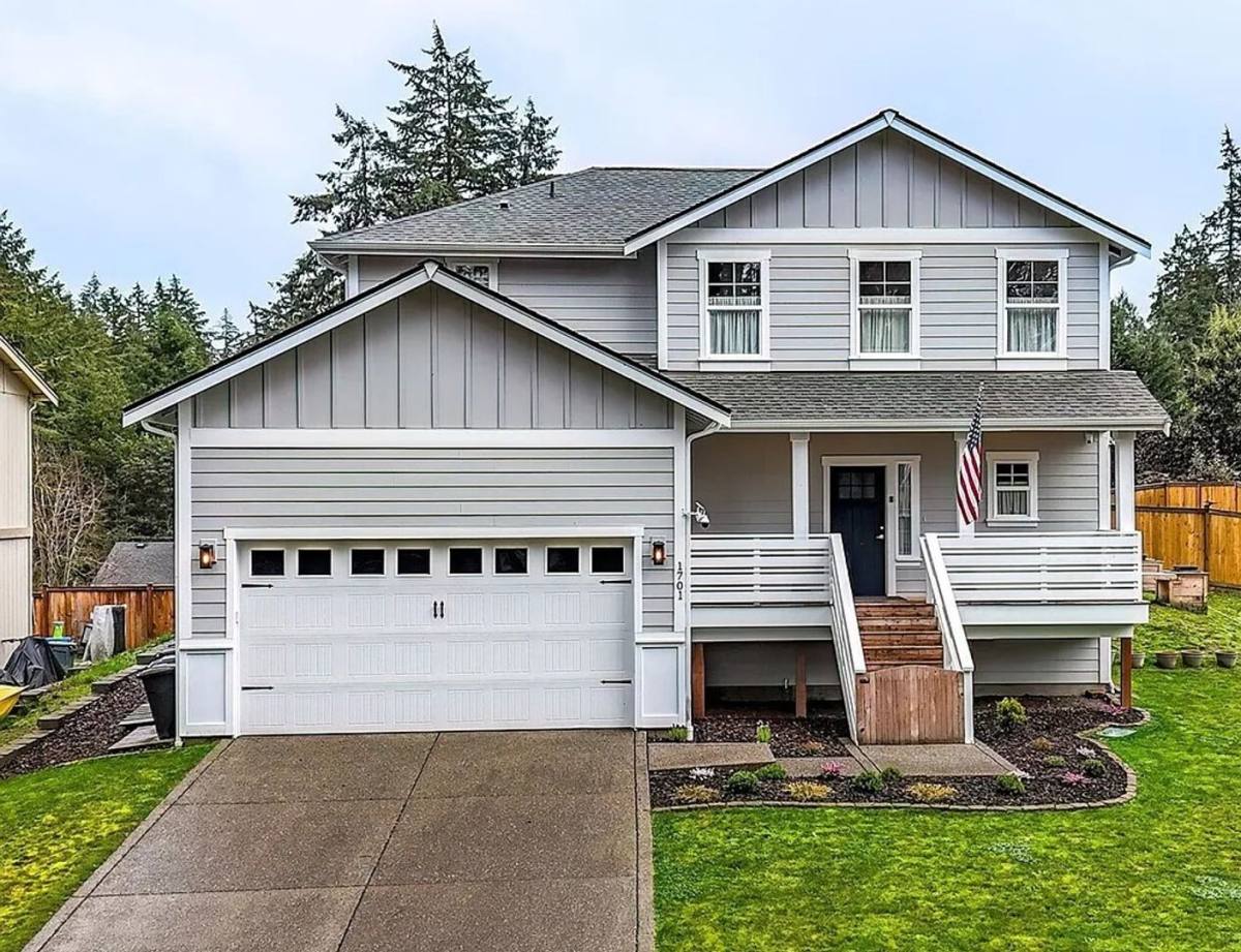 House for rent at 1701 194th Ave SW, Lakebay, WA 98349