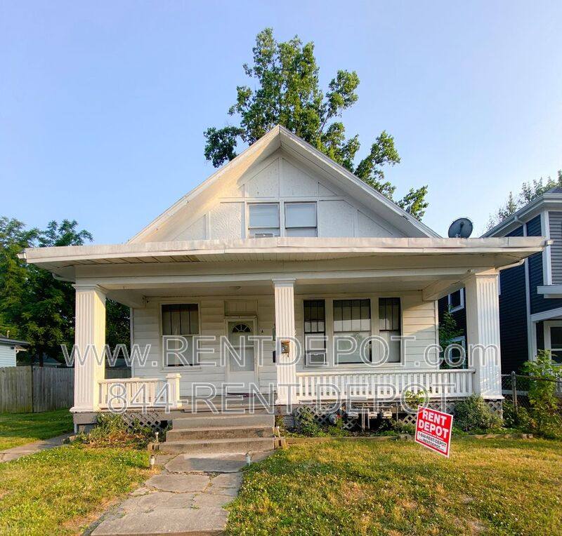 Apartment for rent at 613 Monroe Ave #B, Evansville, IN 47713