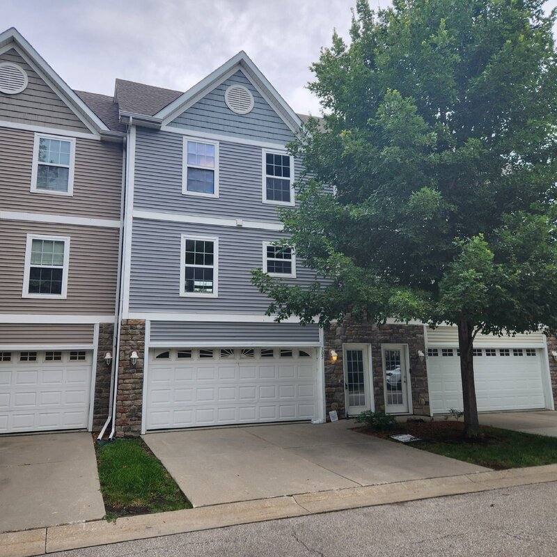 Townhouse for rent at 305 NE Kingwood, Waukee, IA 50263