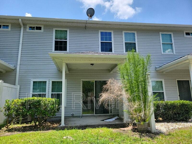 Townhouse for rent at 1605 Biscayne Bay Dr, Jacksonville, FL 32218