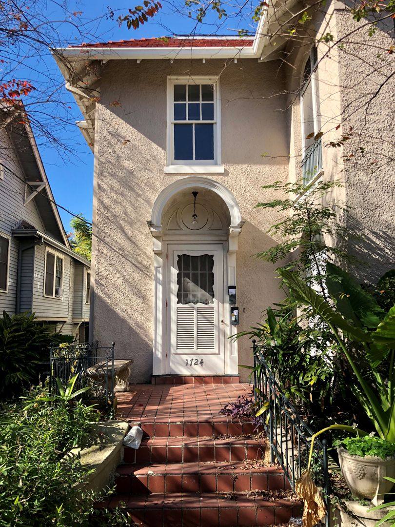 Apartment for rent at 1724 - 1726 Broadway St, New Orleans, LA 70118