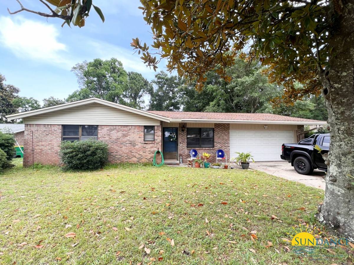 House for rent at 6 Regency Park Dr, Mary Esther, FL 32569