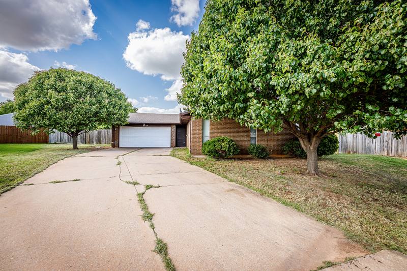 House for rent at 6023 SW Park Ave, Lawton, OK 73505