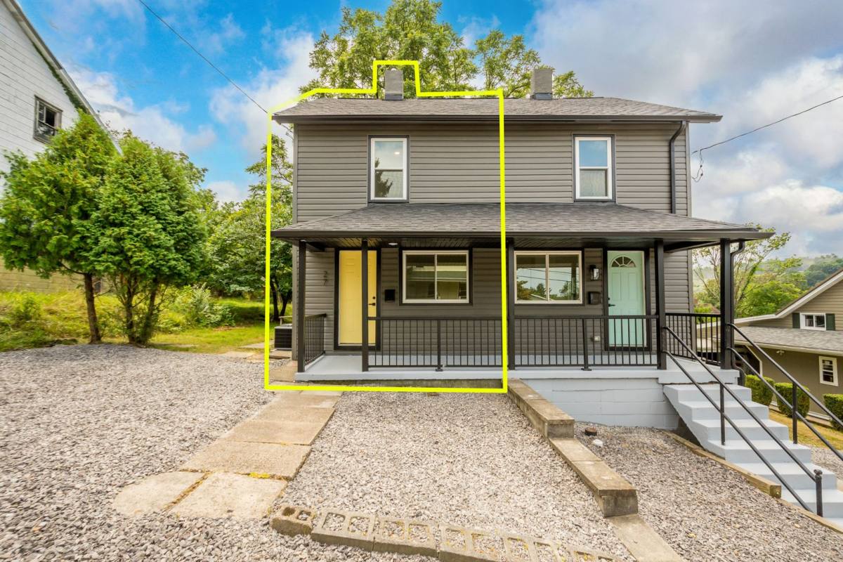 House for rent at 27 Rowe St, Rural Ridge, PA 15075