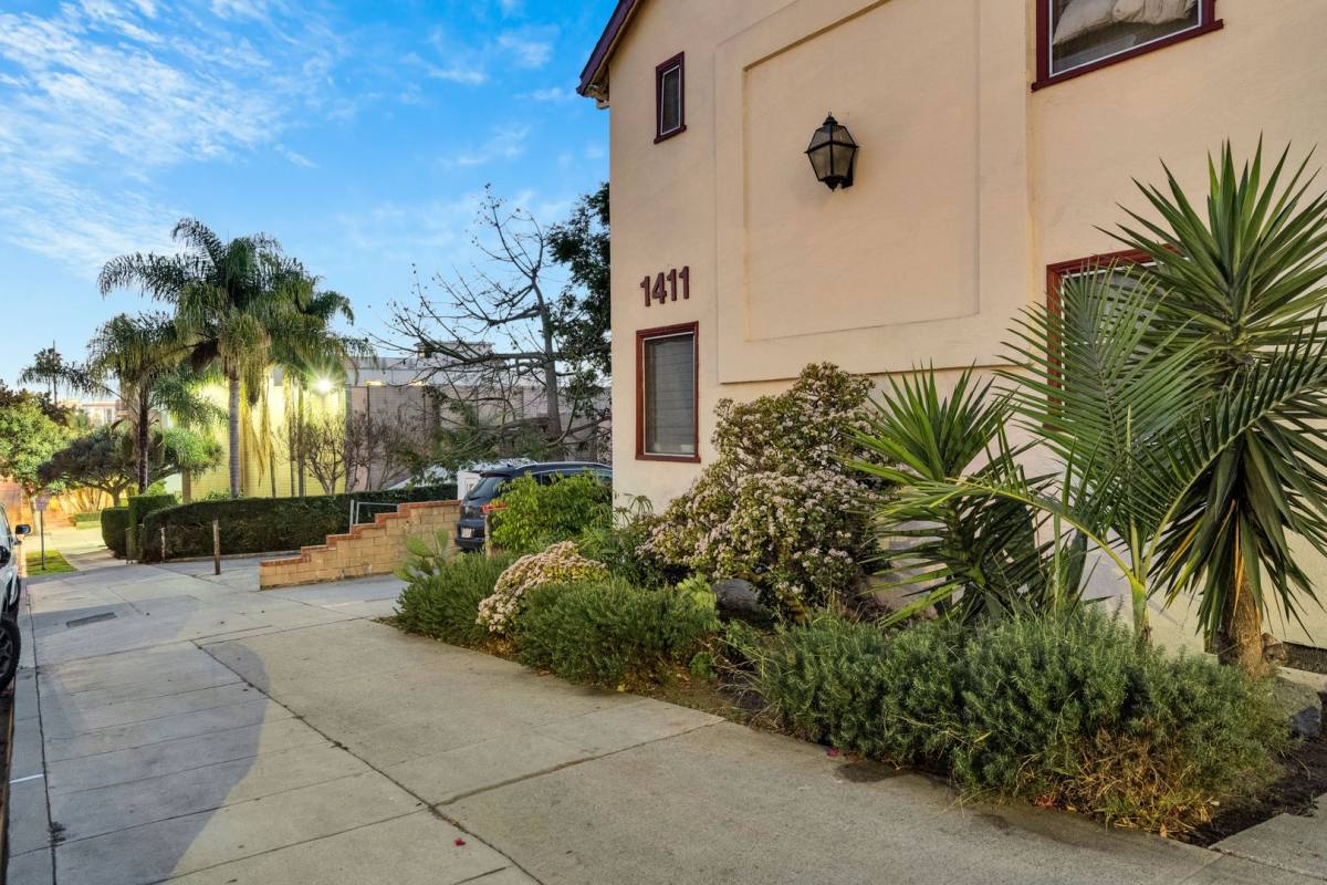 Apartment for rent at 1411 Federal Ave, Los Angeles, CA 90025