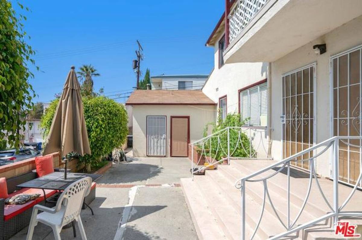 Apartment for rent at 1411 Federal Ave, Los Angeles, CA 90025