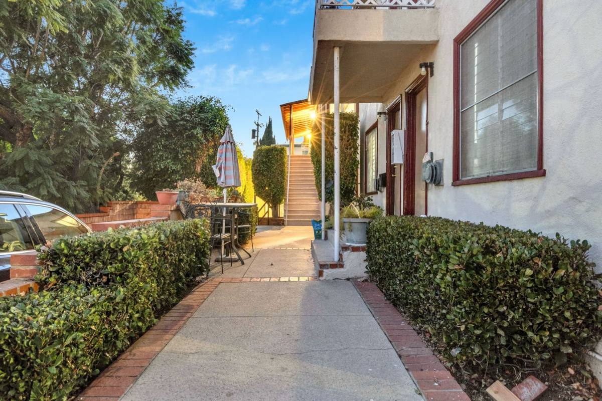Apartment for rent at 1411 Federal Ave, Los Angeles, CA 90025