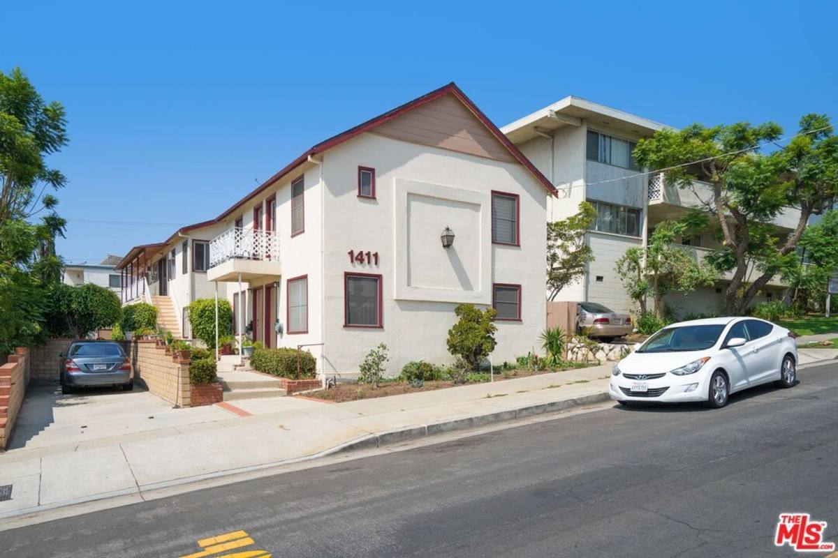 Apartment for rent at 1411 Federal Ave, Los Angeles, CA 90025