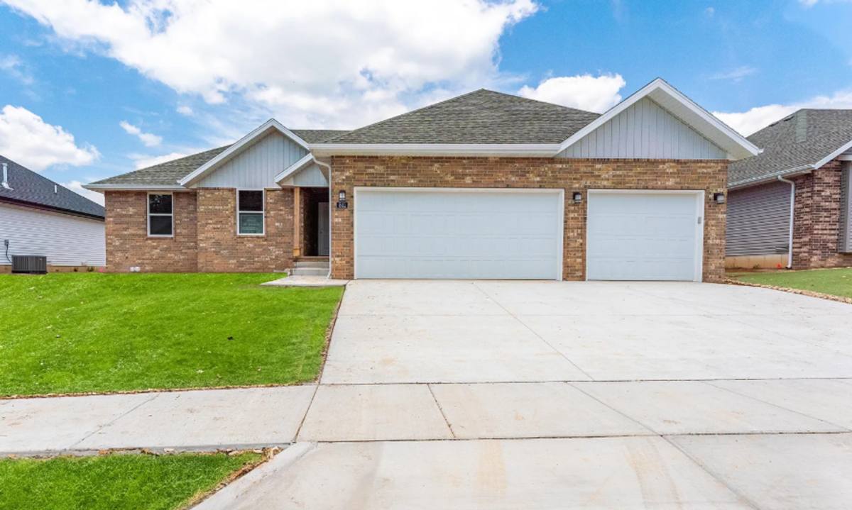 House for rent at 801 E Tarpon Rd, Nixa, MO 65714