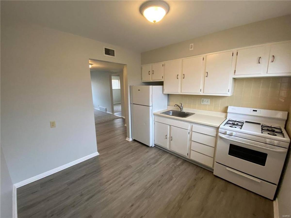 Apartment for rent at 8524 Titchfield Court, Saint Louis, MO 63123