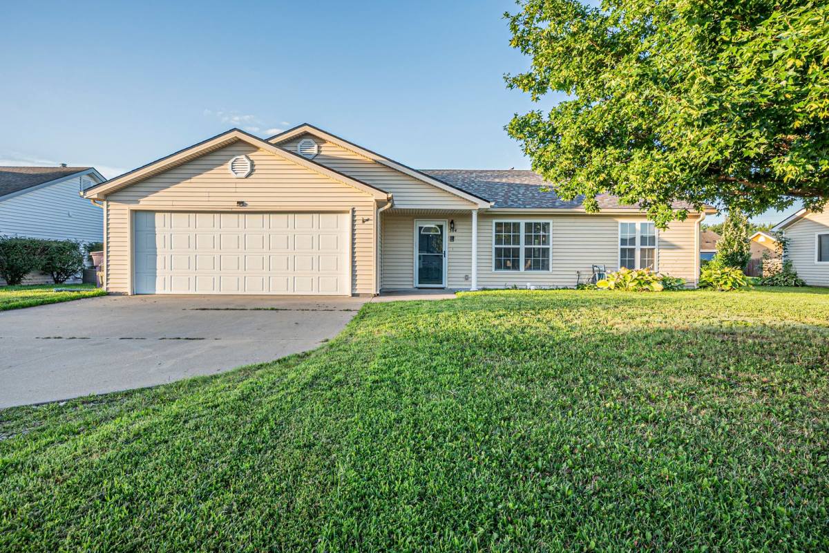 House for rent at 304 Brookvalley Dr, Manhattan, KS 66502