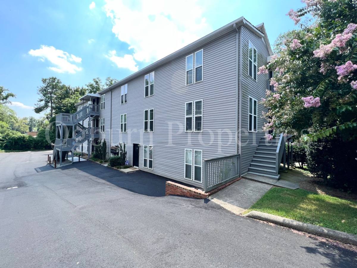 Apartment for rent at 1426 Glade St, Winston Salem, NC 27101