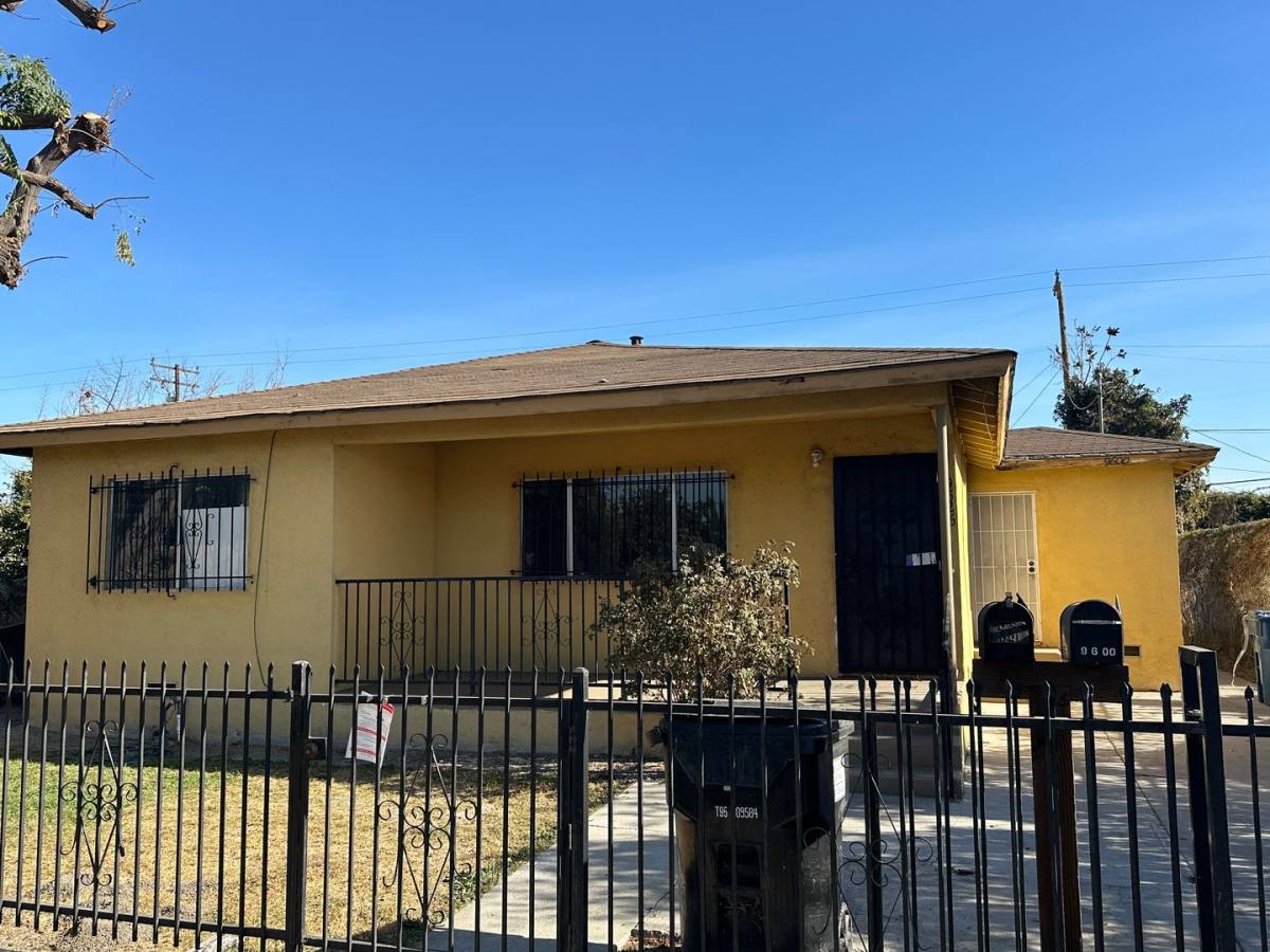 Apartment for rent at 9526 S Croesus Ave, Los Angeles, CA 90002