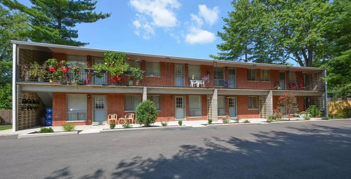 Apartment for rent at 828 W Dixie St, Bloomington, IN 47403
