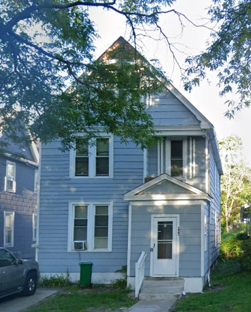 Apartment for rent at 446 Pierce St NE, Minneapolis, MN 55413