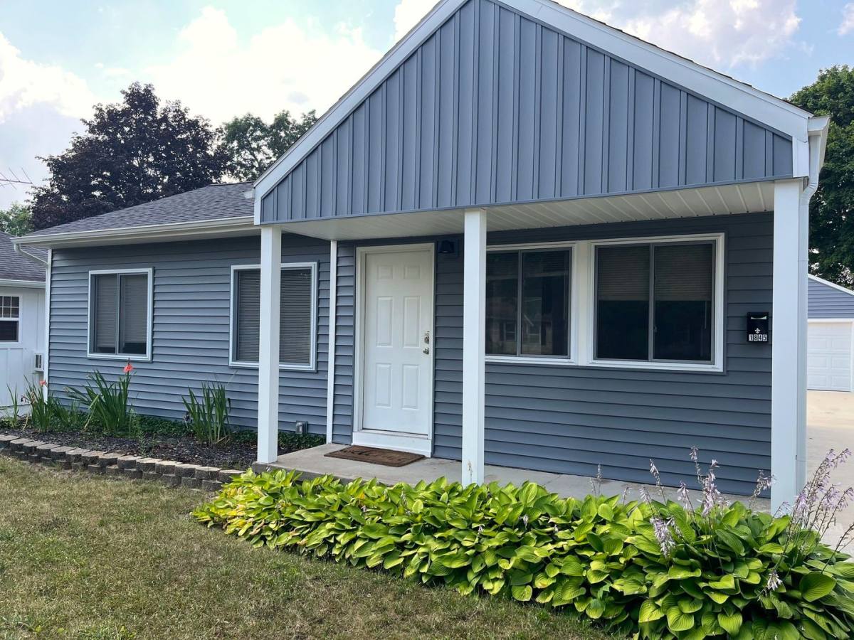 House for rent at 1845 Herrick Ave NE, Grand Rapids, MI 49505