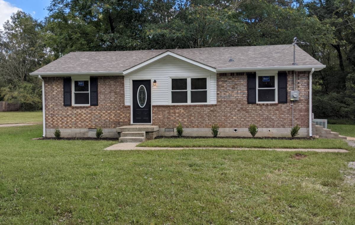 House for rent at 1040 Britton Springs Rd, Clarksville, TN 37040
