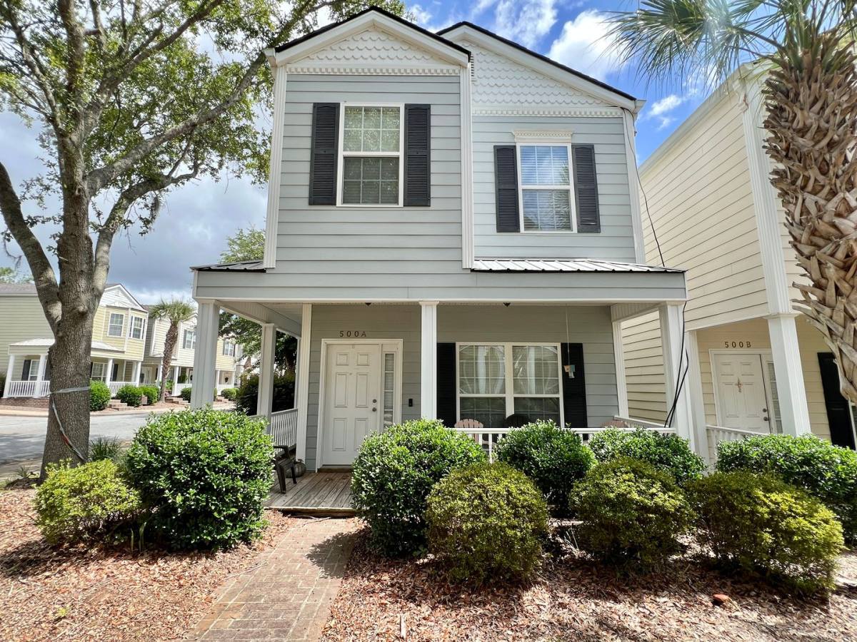Townhouse for rent at 500A Bradwell St, Hinesville, GA 31313