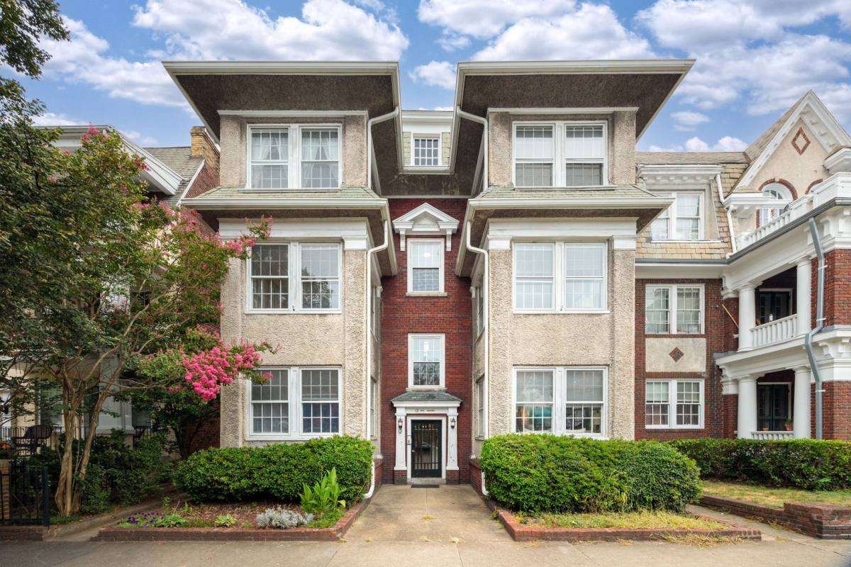 Apartment for rent at 12 S Arthur Ashe Blvd, Richmond, VA 23220