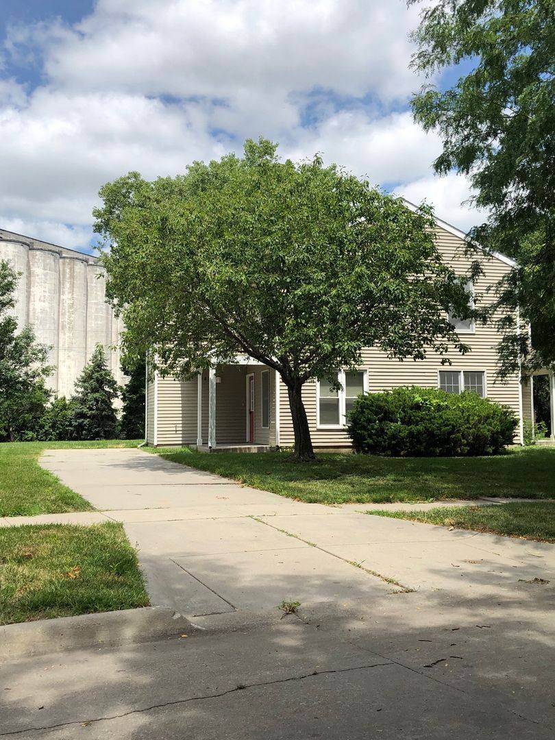 Townhouse for rent at 1851 Whittier St, Lincoln, NE 68503
