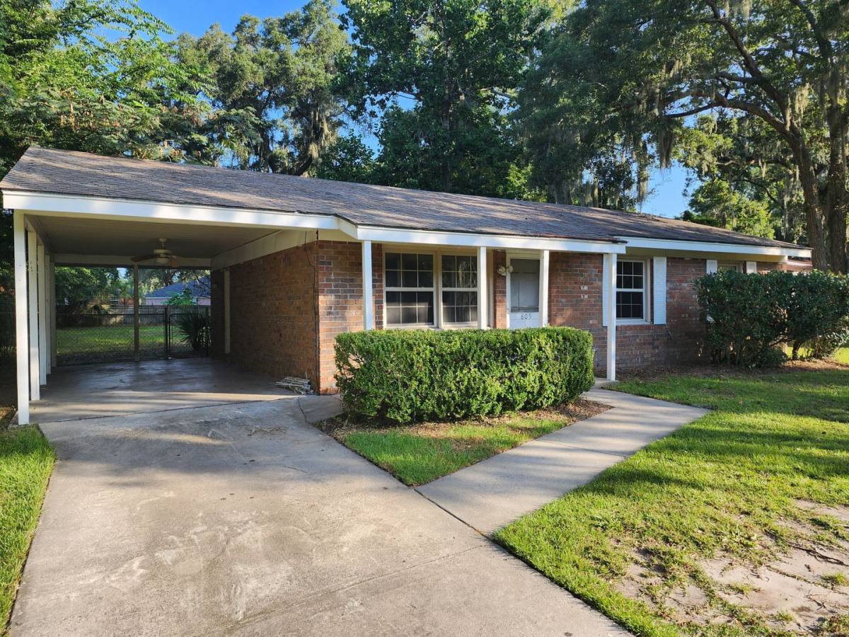 House for rent at 805 Walthour Rd, Savannah, GA 31410