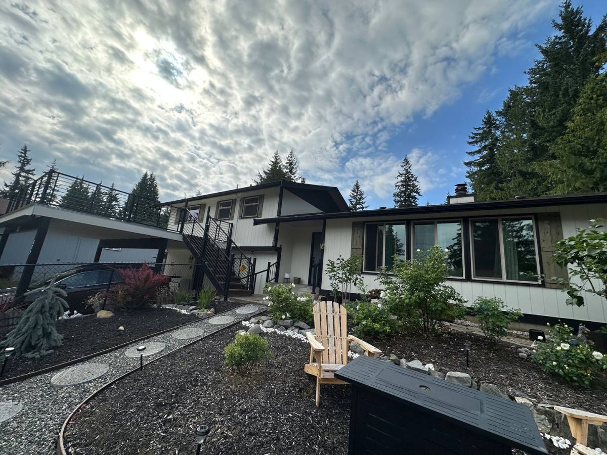 House for rent at 825 Woodbine Way, Bellingham, WA 98229