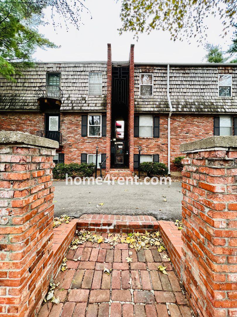Condo for rent at 4333 Jarboe, Kansas City, MO 64111