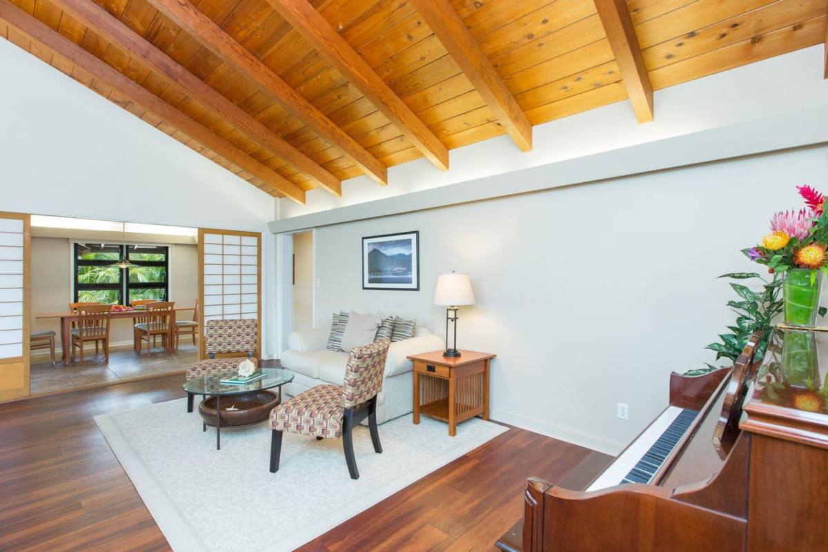 House for rent at 4980 Poola St, Honolulu, HI 96821