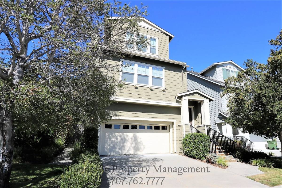 House for rent at 18 Rowe Ranch Dr, Novato, CA 94949