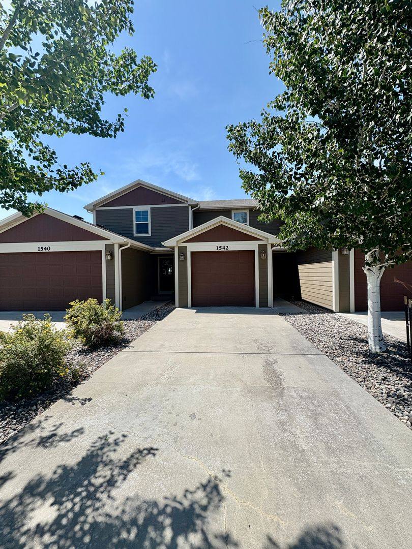 Townhouse for rent at 1542 Silver Run Trail, Billings, MT 59106