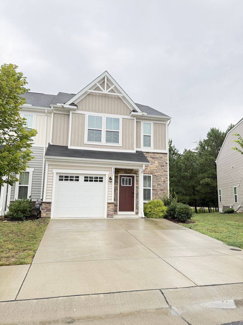Townhouse for rent at 325 Capeside Court, Williamsburg, VA 23188