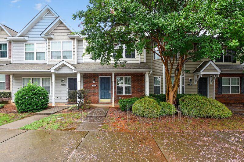 Townhouse for rent at 11022 Derryrush Dr, Charlotte, NC 28213