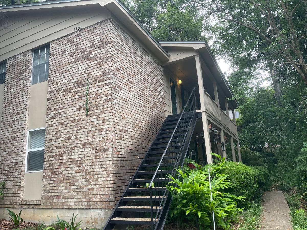 Apartment for rent at 1101 Washington Court, Tallahassee, FL 32303