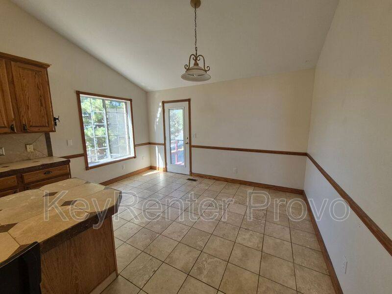 House for rent at 75 S Astor Lane, Payson, UT 84651