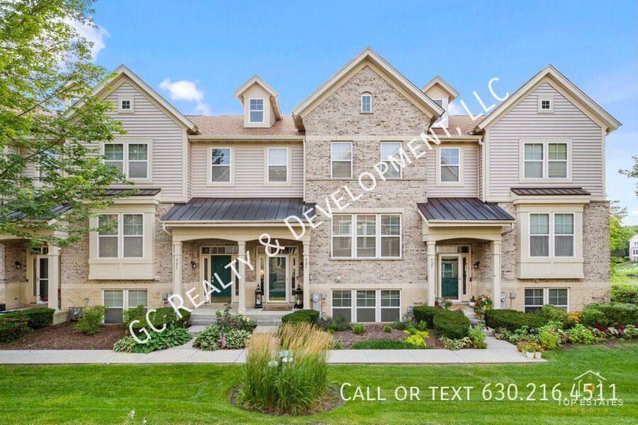 Townhouse for rent at 927 Indigo Court, Hanover Park, IL 60133