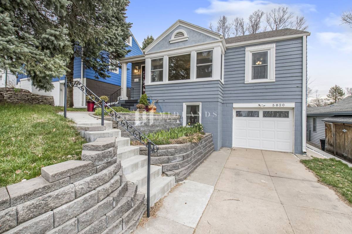 House for rent at 5820 Walnut St, Omaha, NE 68106